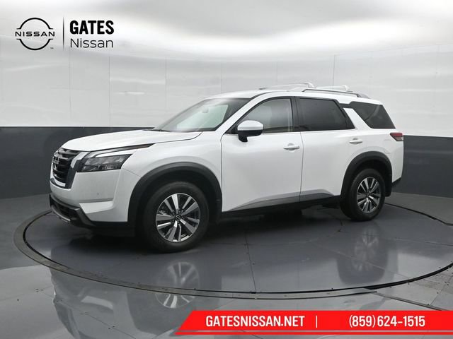 Used 2025 Nissan Pathfinder SL AWD/4WD image 7