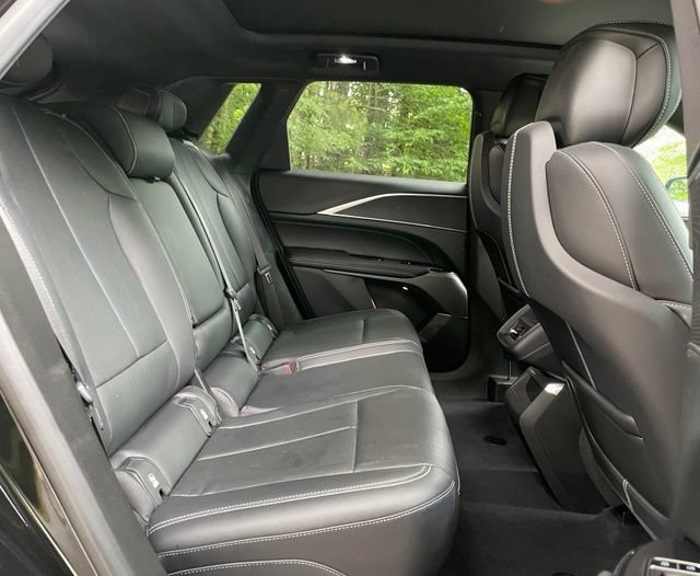 Used 2024 Cadillac Lyriq Luxury AWD/4WD image 18