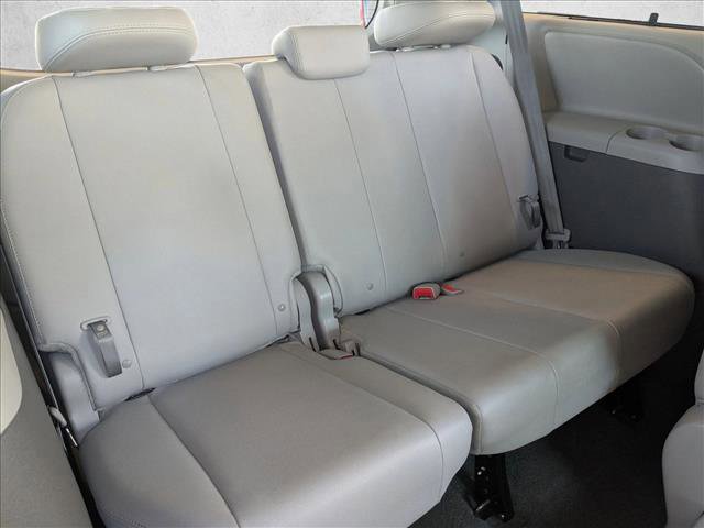 Used 2019 Toyota Sienna XLE w/ XLE Navigation Package FWD image 21