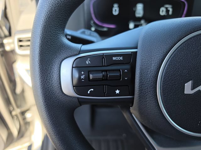 Used 2025 Kia Sportage LX FWD image 35