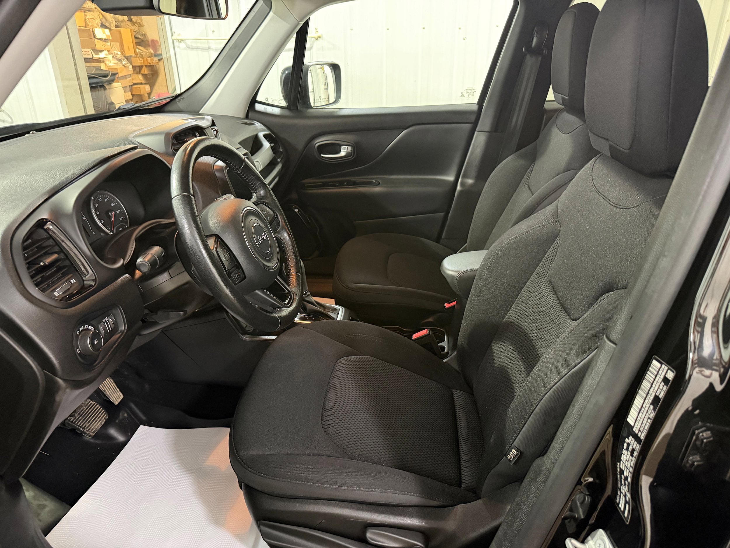 Used 2019 Jeep Renegade Altitude w/ Quick Order Package 2XM AWD/4WD image 9