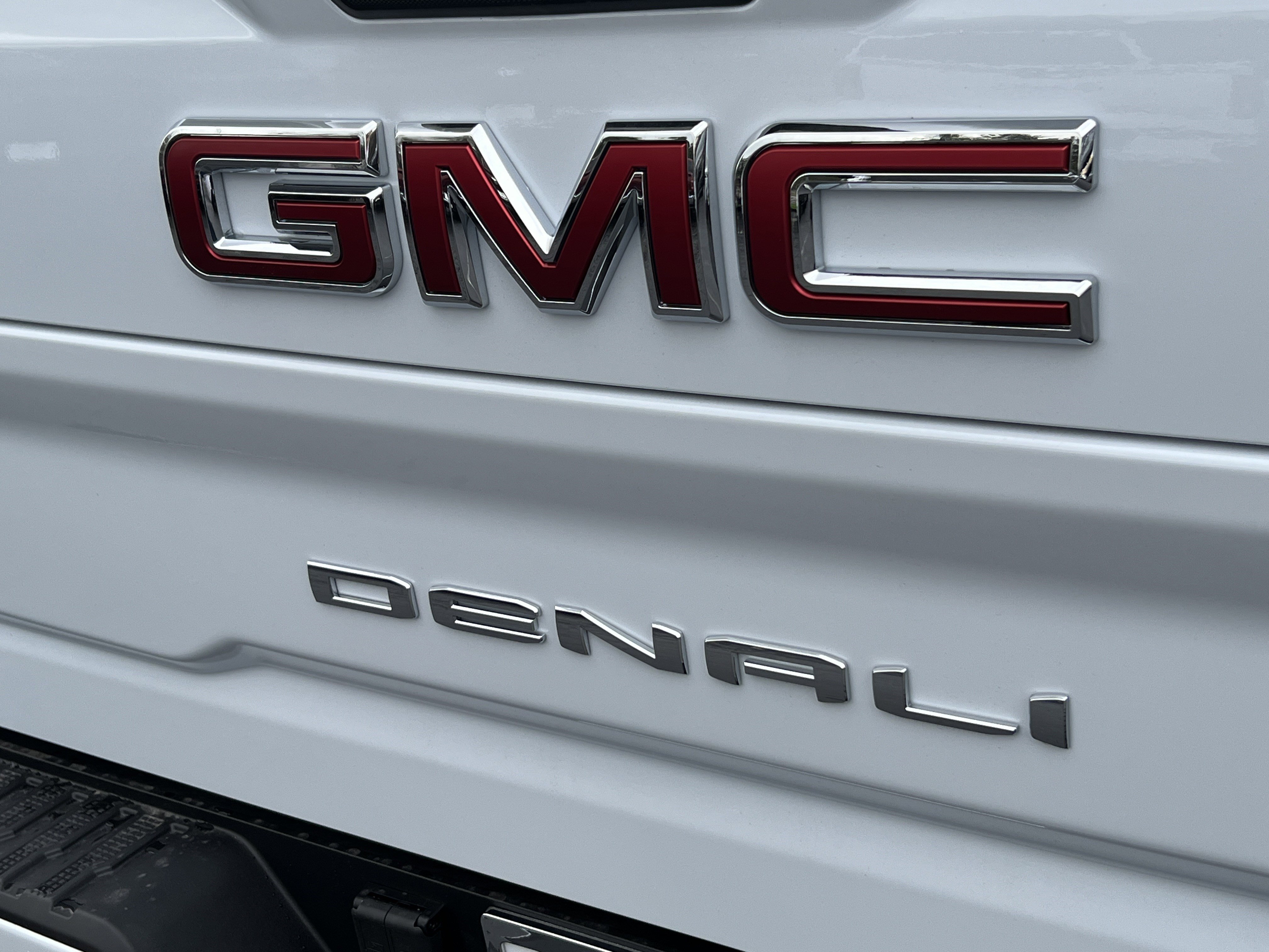 New 2026 GMC Sierra 2500 Denali w/ Denali Reserve Package image 8