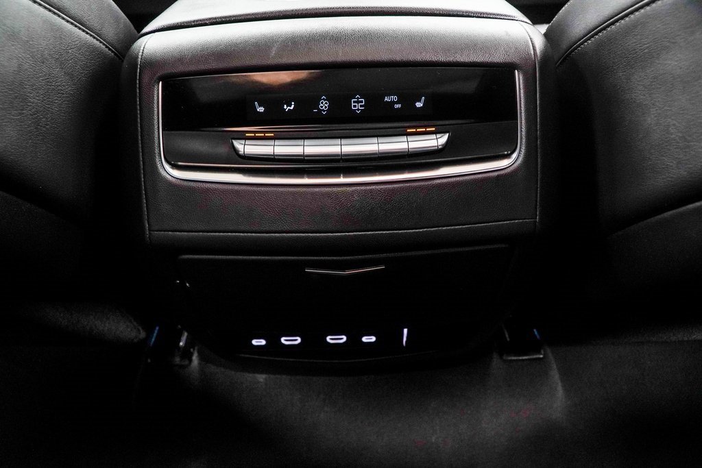 Used 2021 Cadillac Escalade Premium Luxury image 20