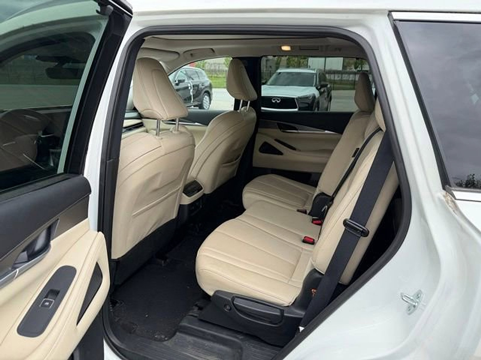 Certified 2023 INFINITI QX60 Luxe w/ Cargo Package AWD/4WD image 10