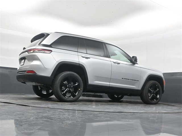 New 2025 Jeep Grand Cherokee Altitude image 37