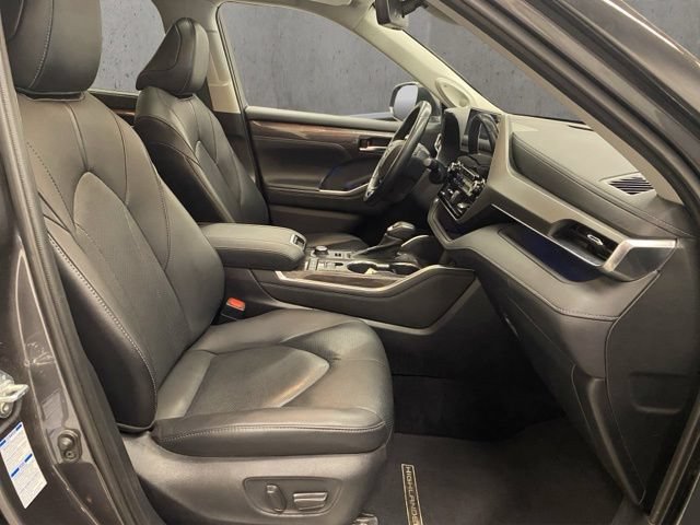 Used 2021 Toyota Highlander Limited AWD/4WD image 22