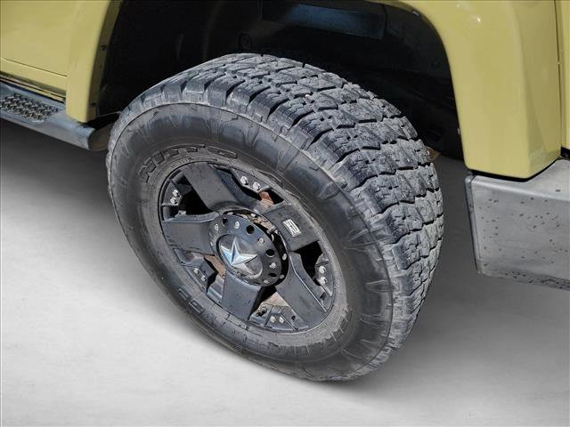 Used 2013 Jeep Wrangler Unlimited Sahara w/ Connectivity Group AWD/4WD image 9