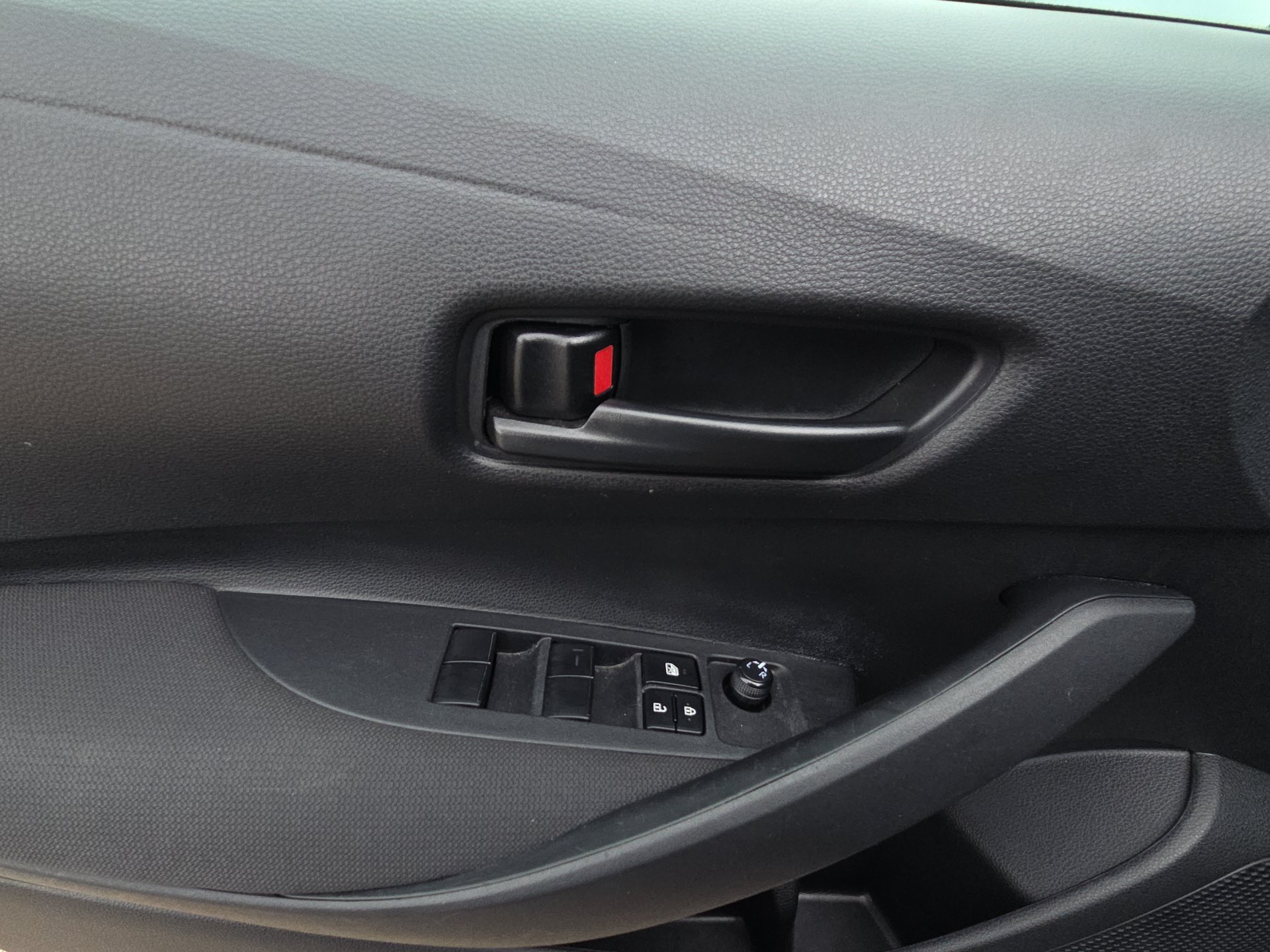 Used 2024 Toyota Corolla LE FWD image 13