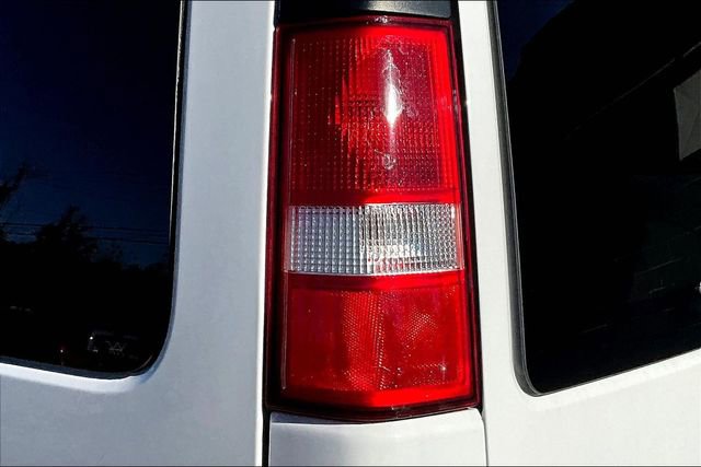 Used 2020 Chevrolet Express 3500 LS image 31