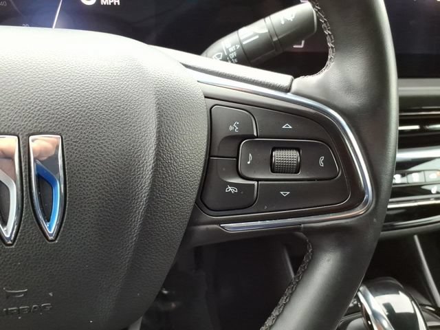 Used 2025 Buick Envista Avenir FWD image 35