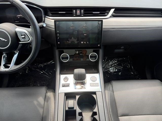 Used 2026 Jaguar F-PACE R-Dynamic S AWD/4WD image 15