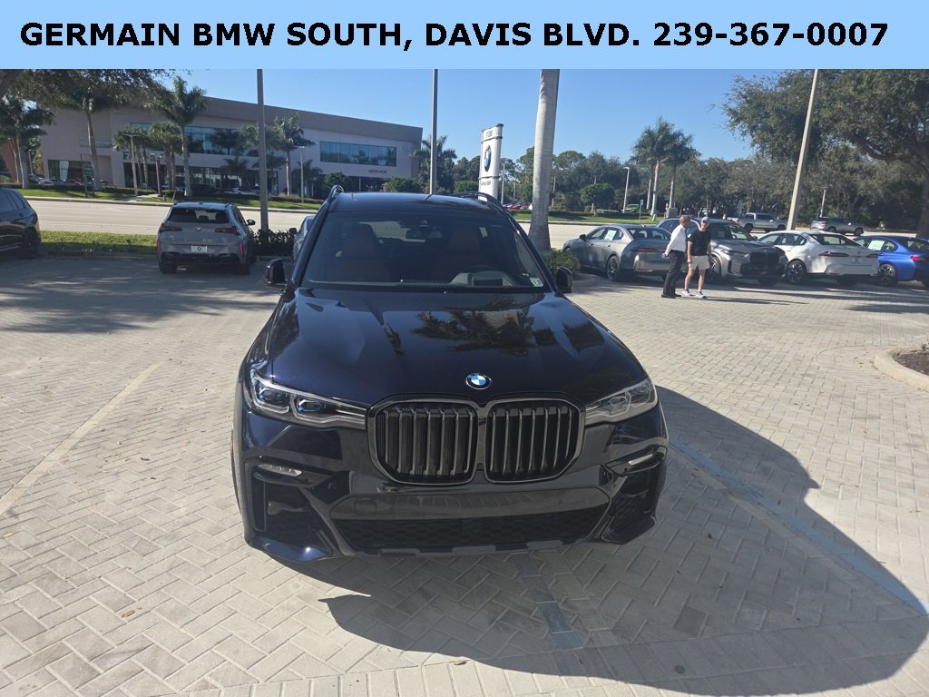 Certified 2022 BMW X7 M50i w/ Executive Package image 4
