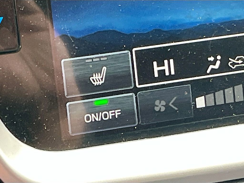 Used 2023 Subaru Outback Limited image 21