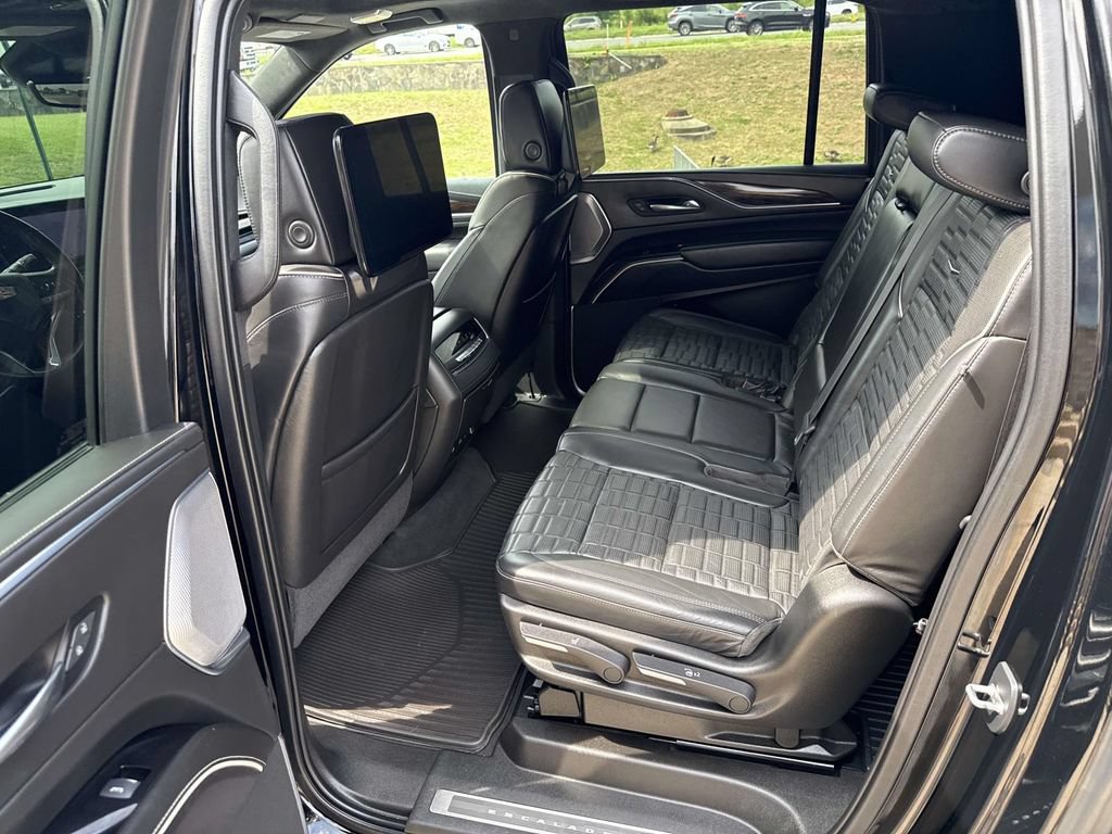 Used 2021 Cadillac Escalade ESV Sport Platinum w/ LPO, ONYX Package AWD/4WD image 10