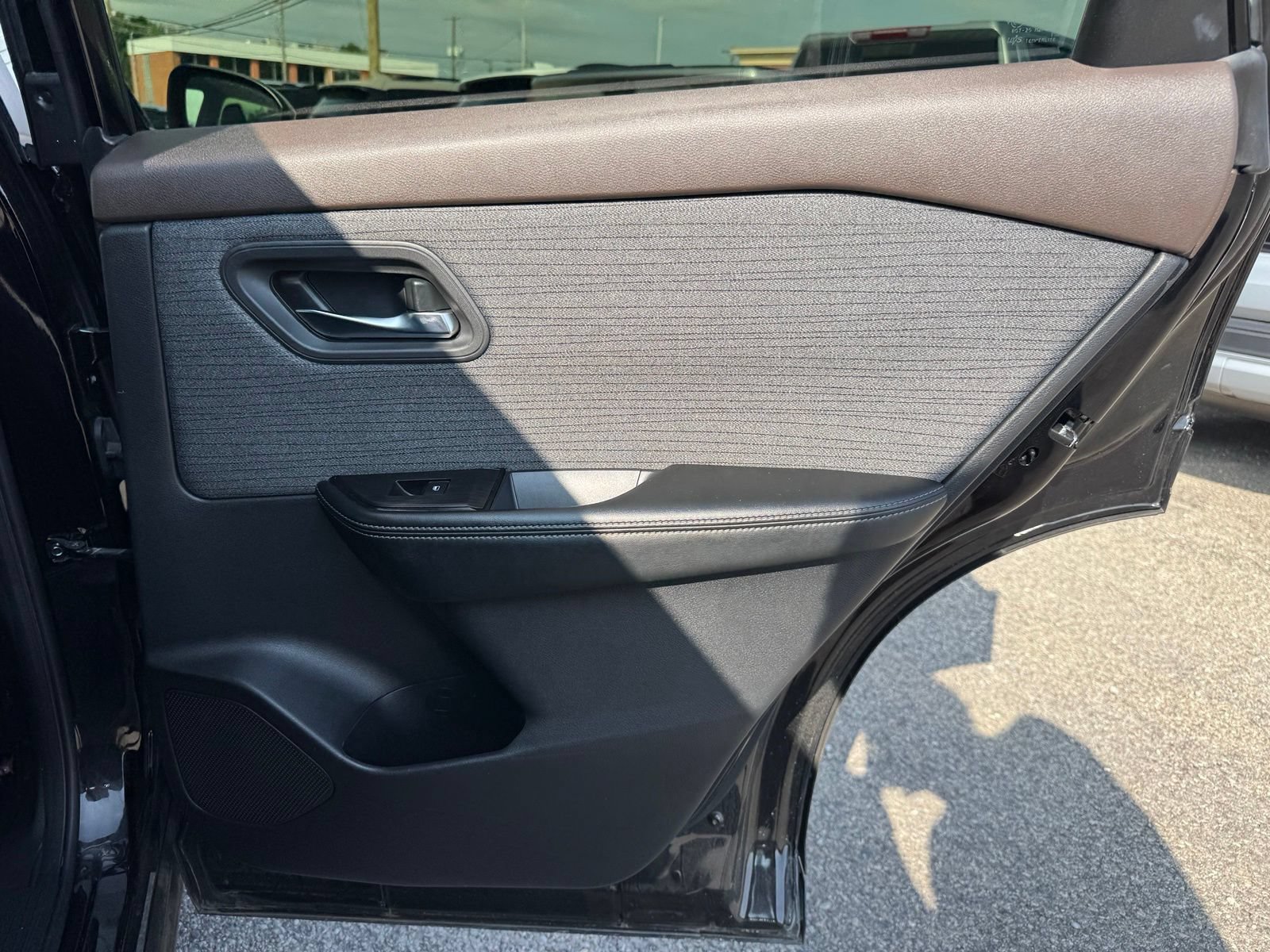 Used 2023 Nissan Rogue SV AWD/4WD image 28