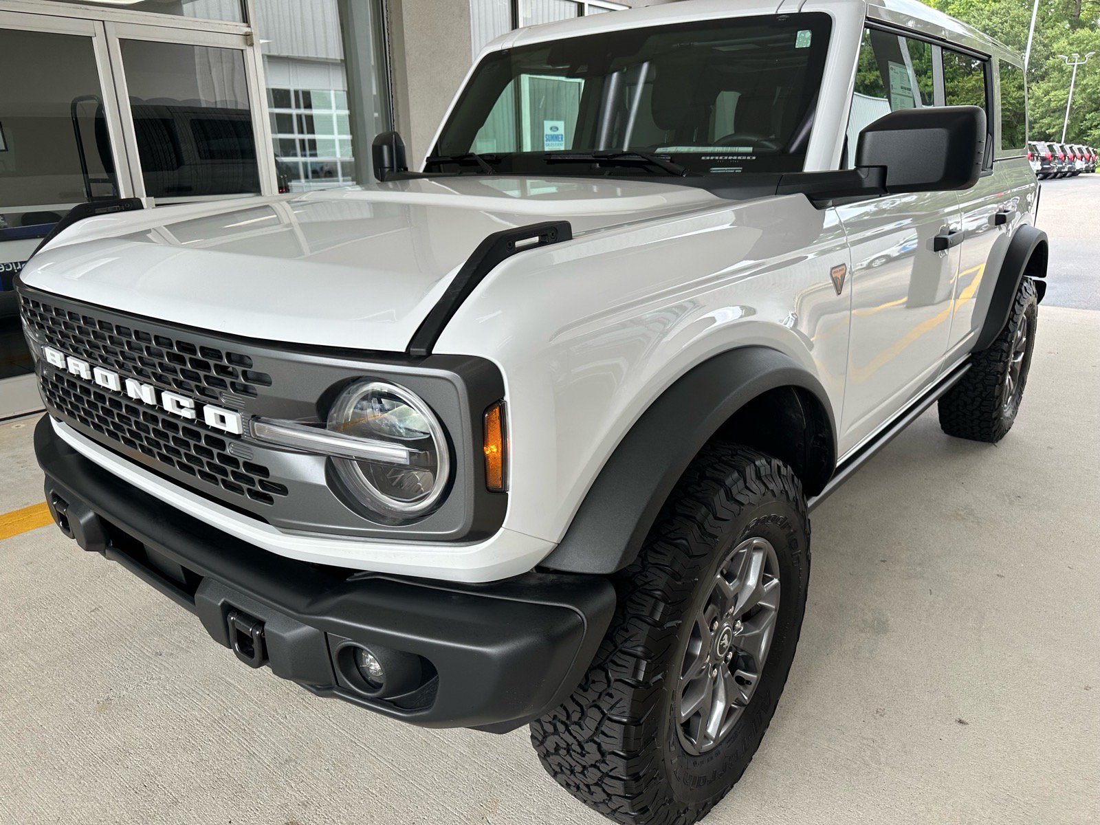 Certified 2025 Ford Bronco Badlands AWD/4WD image 3