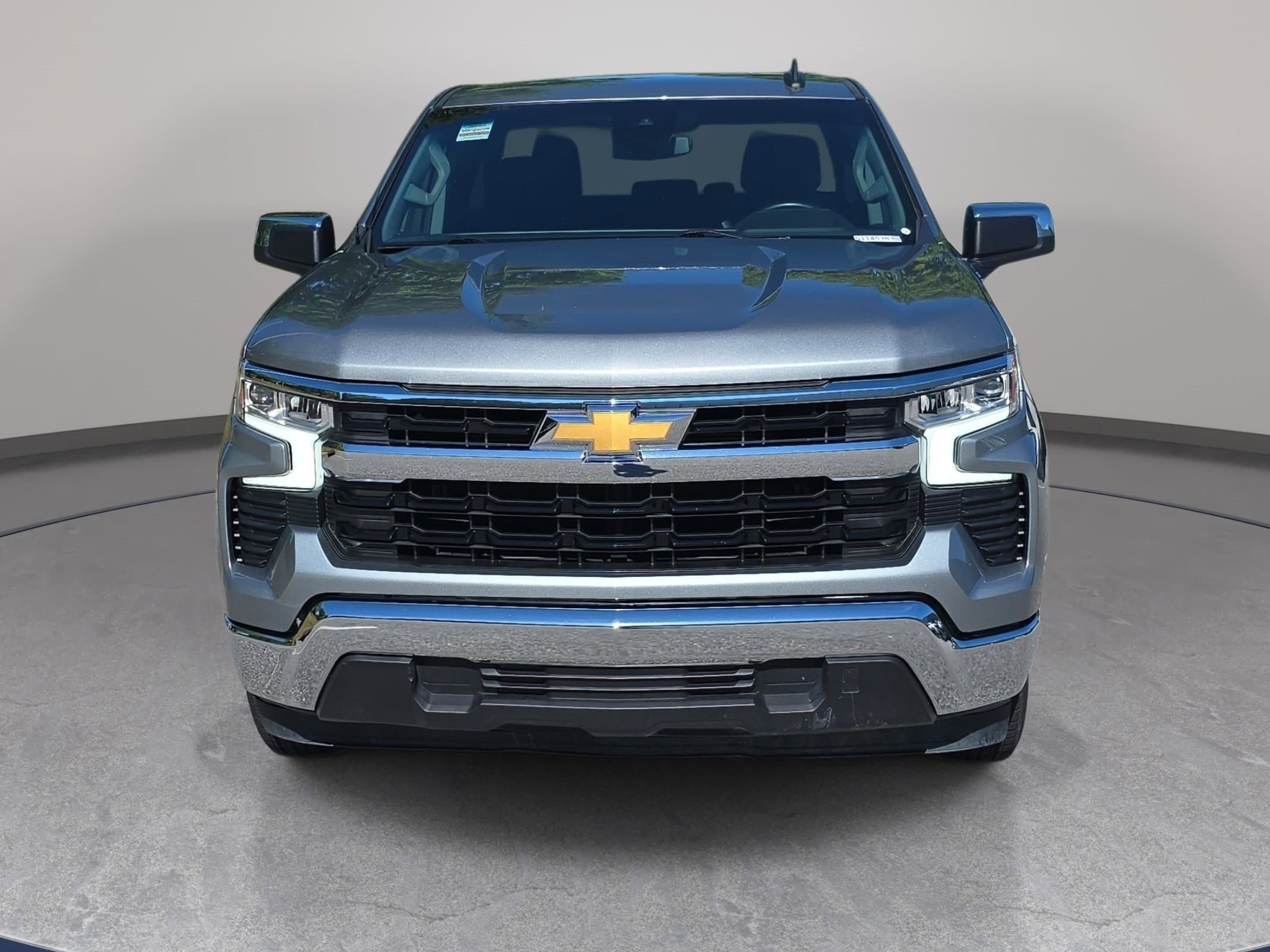 Used 2025 Chevrolet Silverado 1500 LT RWD image 2