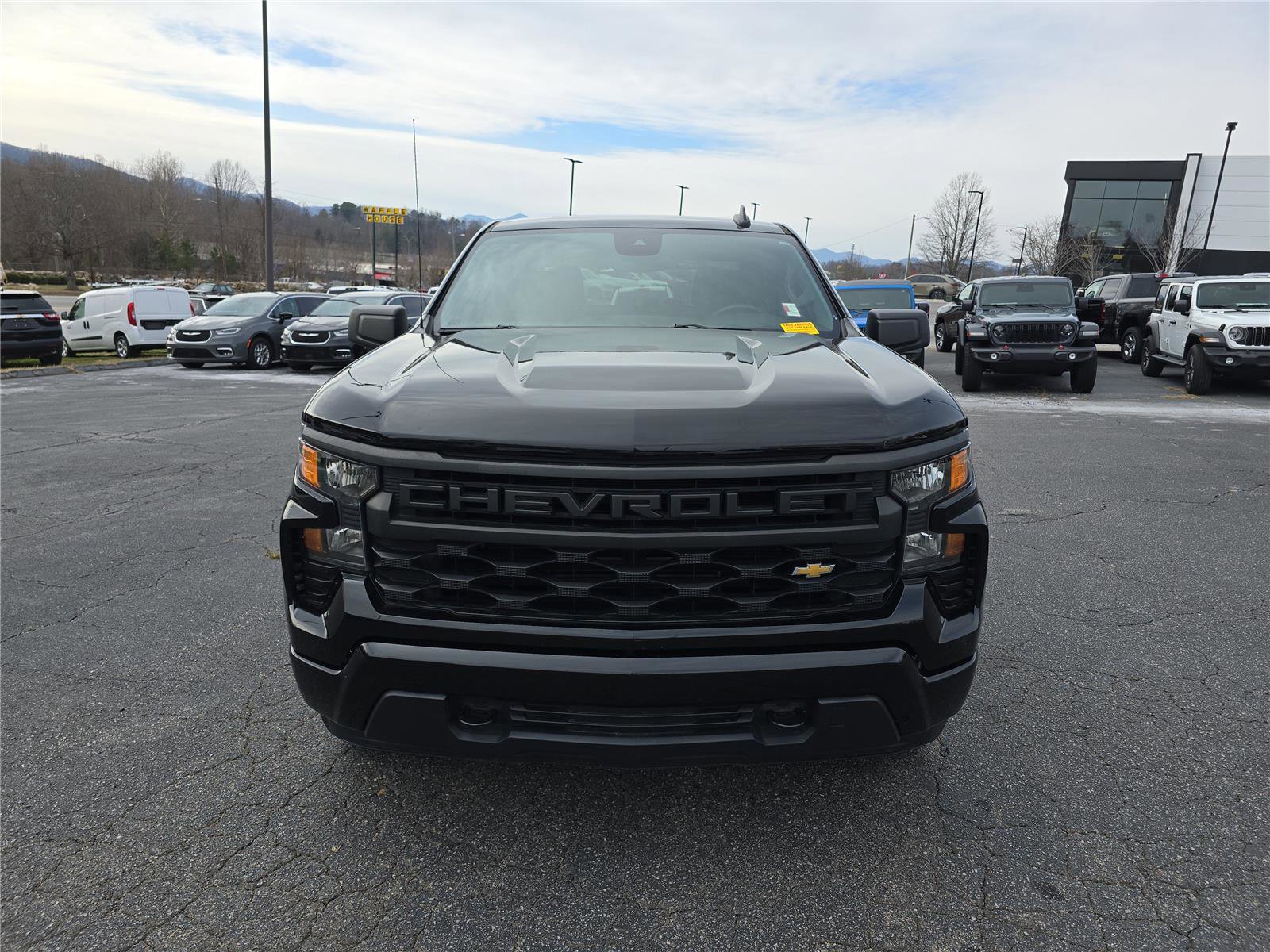 Used 2022 Chevrolet Silverado 1500 Custom image 8