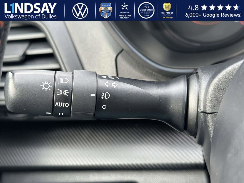 Used 2022 Subaru Crosstrek 2.0i Premium w/ Moonroof Package image 21