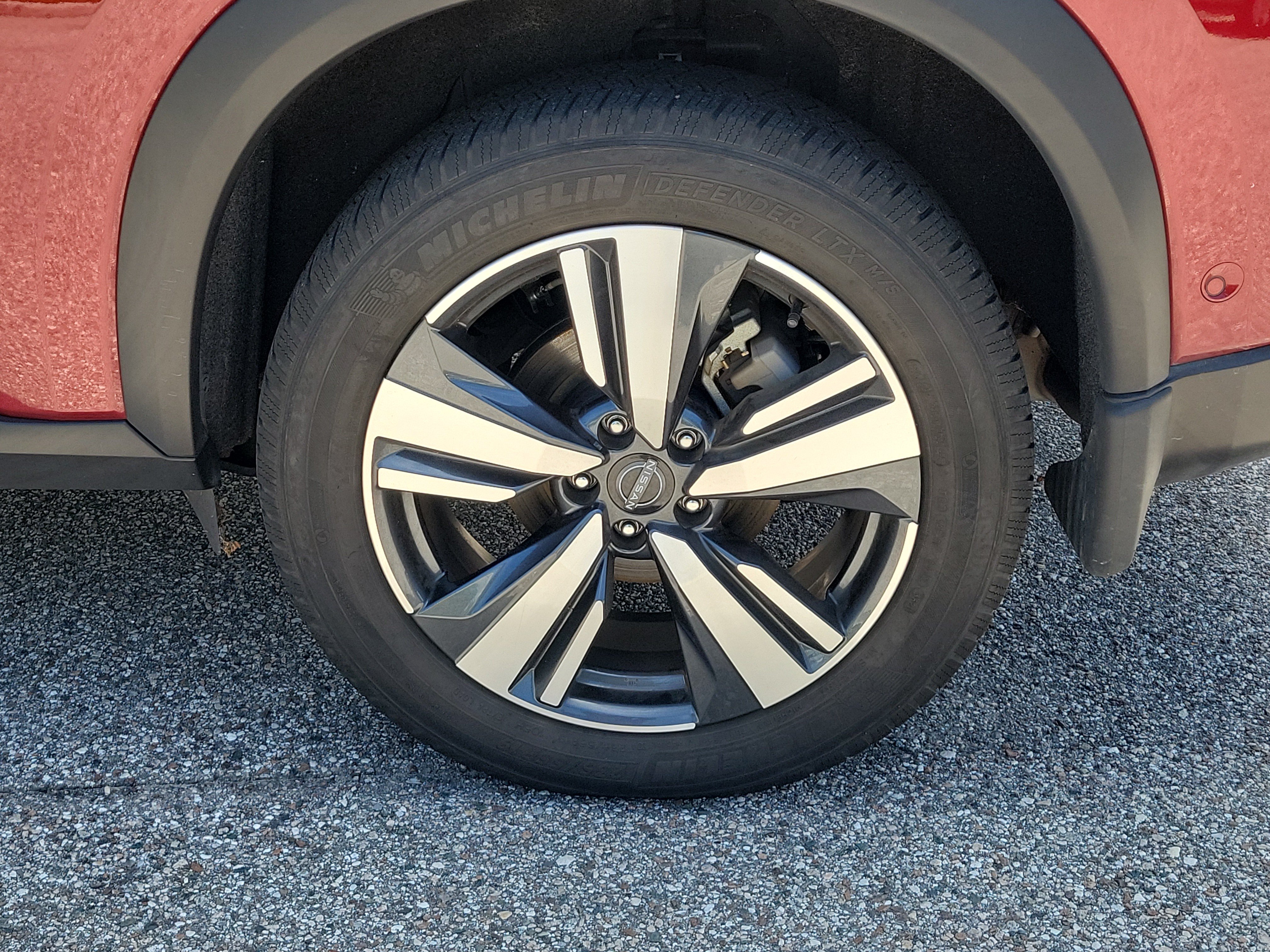 Certified 2025 Nissan Rogue SL FWD image 11