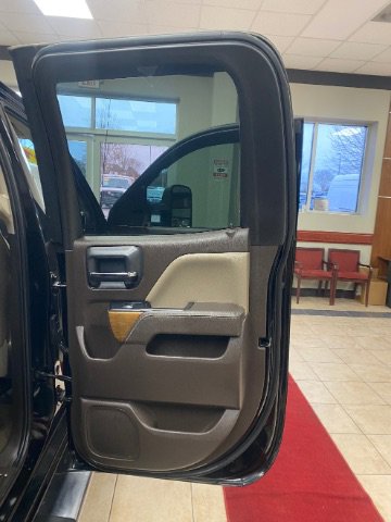 Used 2015 Chevrolet Silverado 2500 LTZ image 9