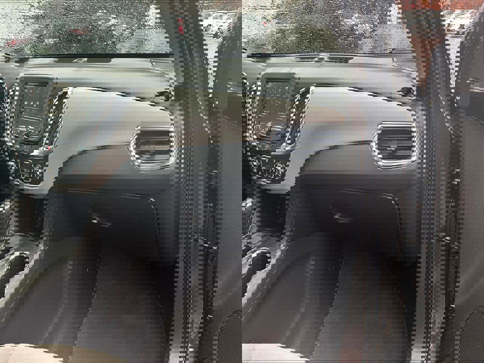 Used 2019 Chevrolet Equinox LS image 13