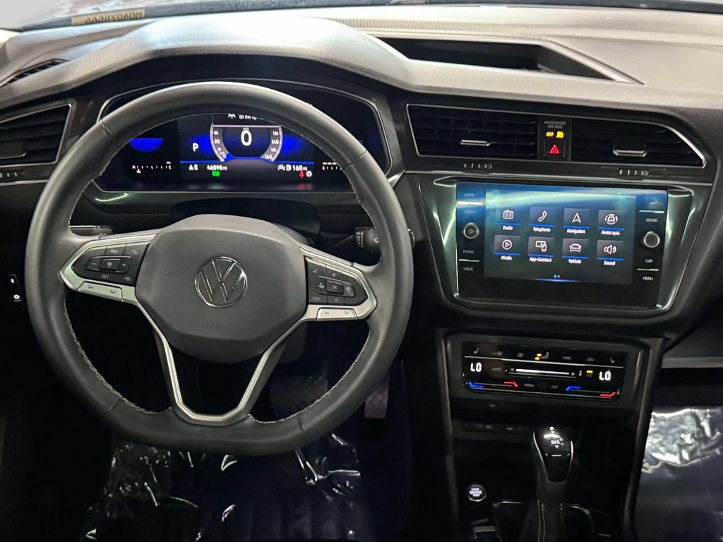 Used 2022 Volkswagen Tiguan SE AWD/4WD image 31