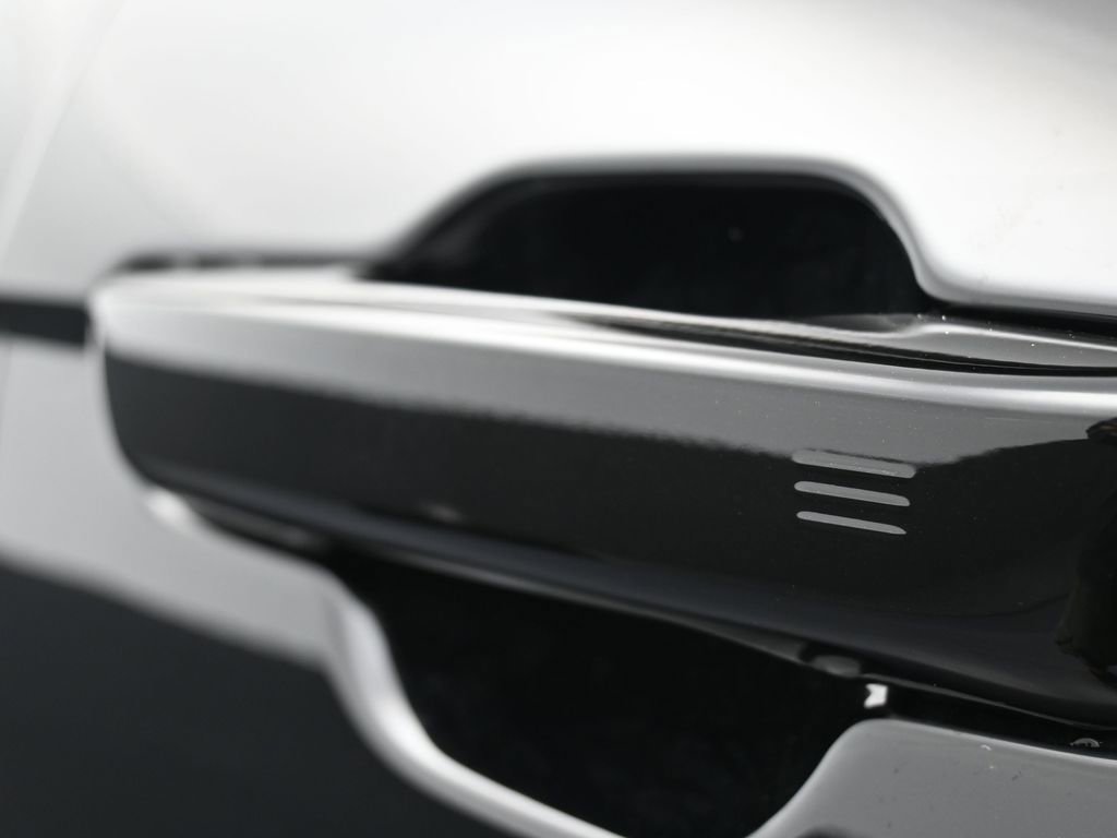 Used 2025 Jeep Grand Cherokee Laredo image 38