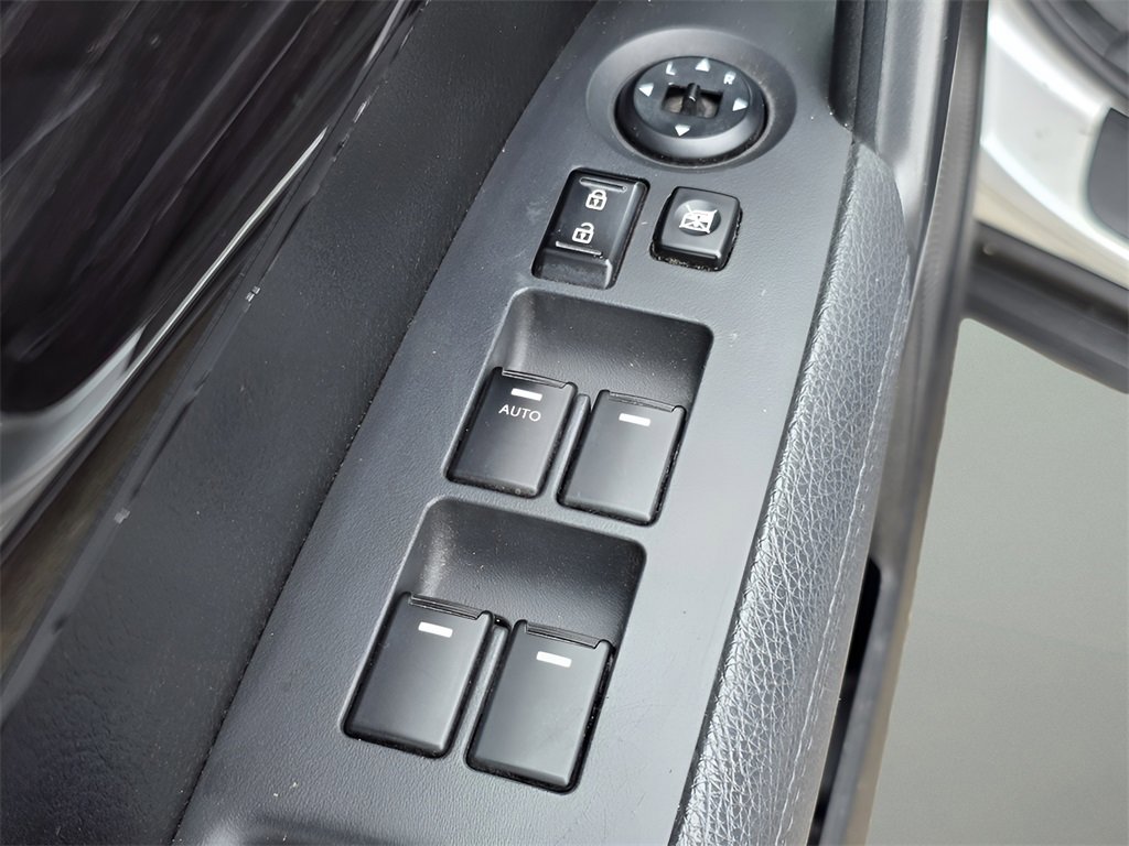 Used 2013 Kia Sorento LX image 16