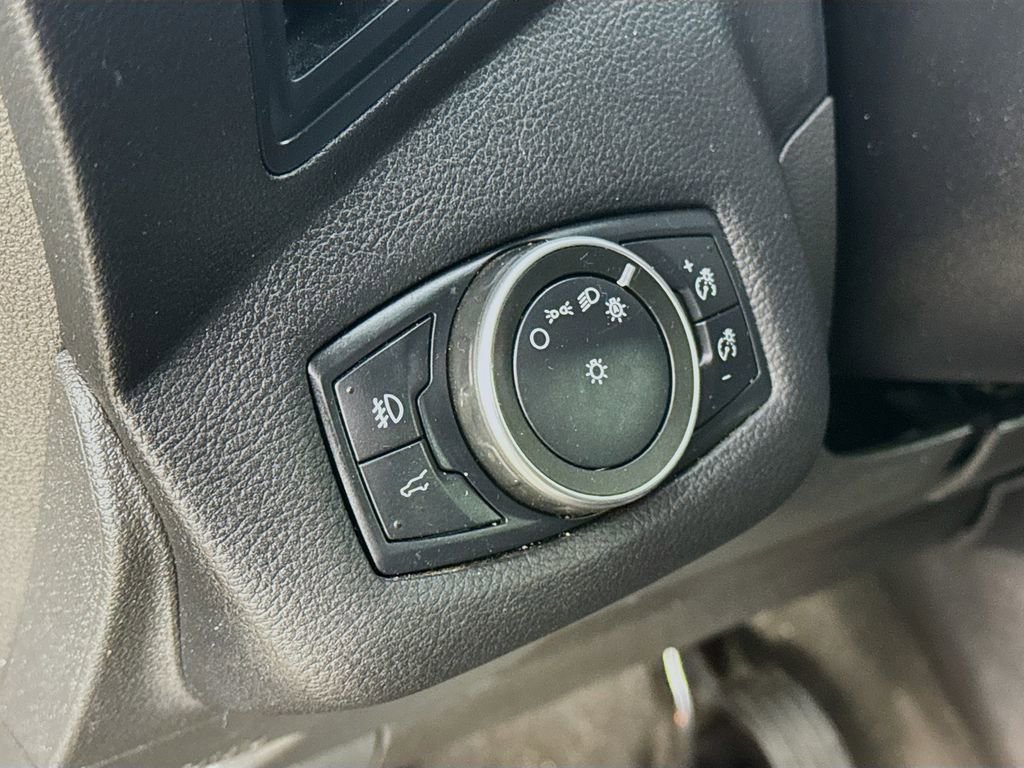 Used 2019 Ford Escape SEL AWD/4WD image 12