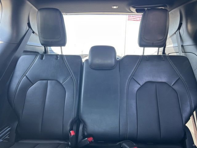 Used 2025 Chrysler Pacifica Select image 32