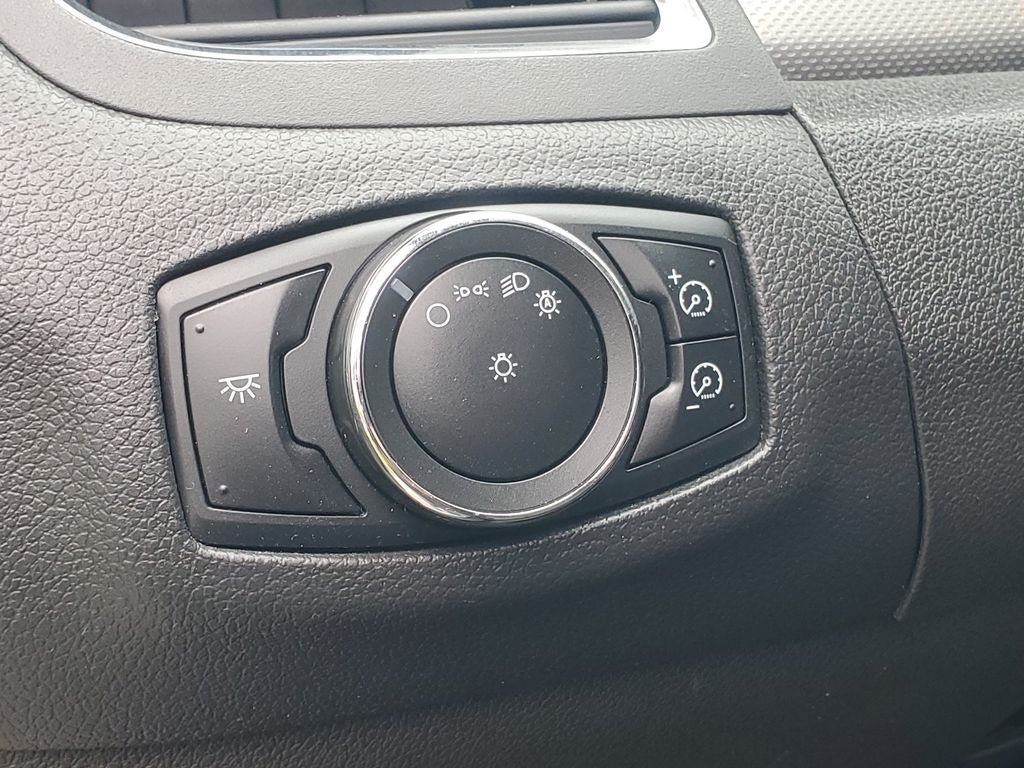 Used 2013 Ford Edge SEL FWD image 9