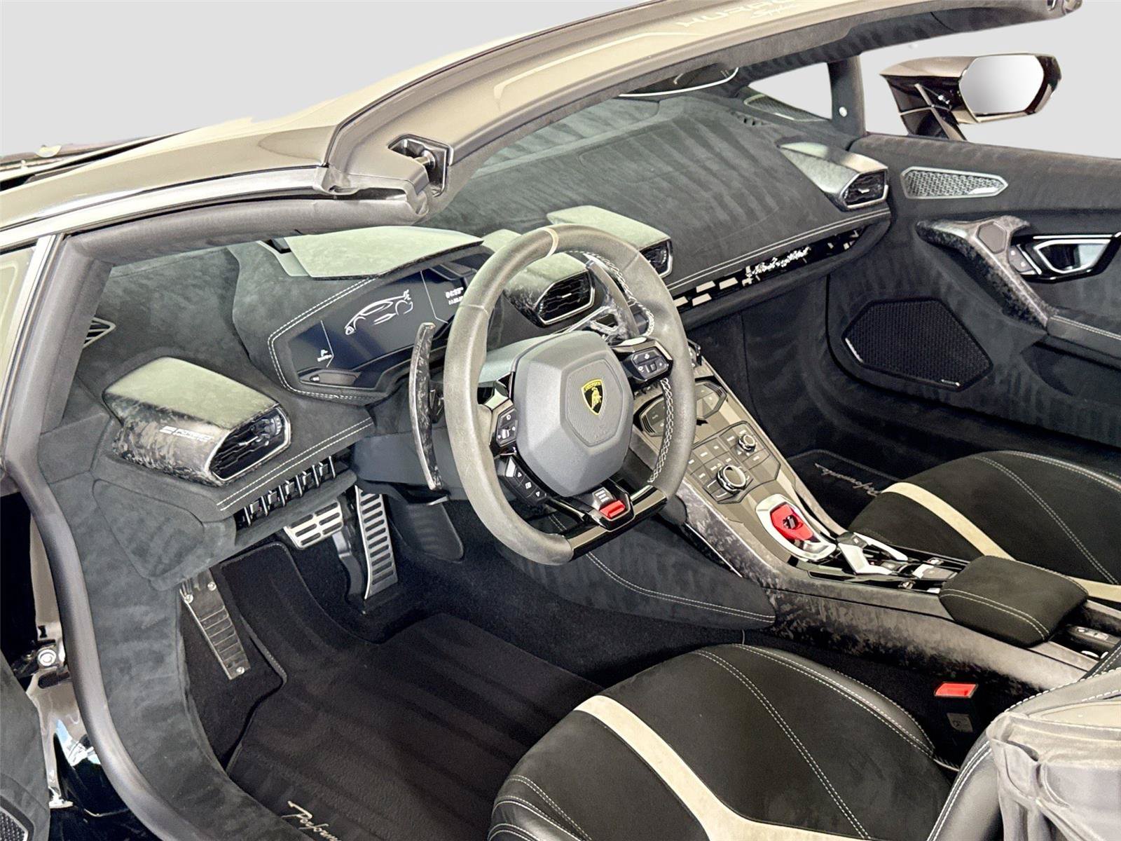 Used 2018 Lamborghini Huracan Performante AWD/4WD image 15