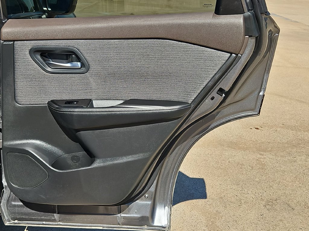 Used 2023 Nissan Rogue SV FWD image 28