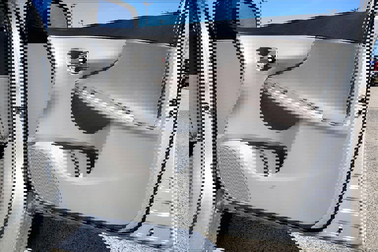 Used 2013 Toyota Corolla LE image 22