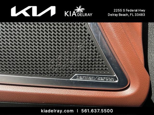 Used 2024 Kia Telluride SX w/ Towing Package FWD image 17