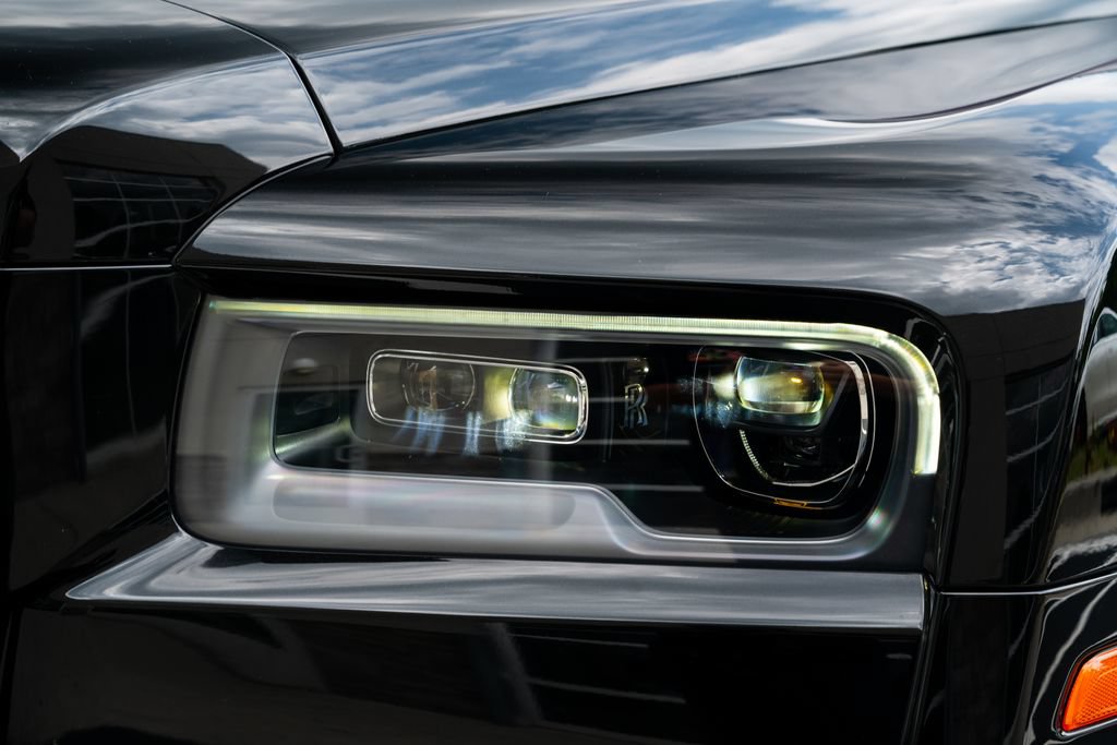 Used 2022 Rolls-Royce Cullinan Black Badge AWD/4WD image 23