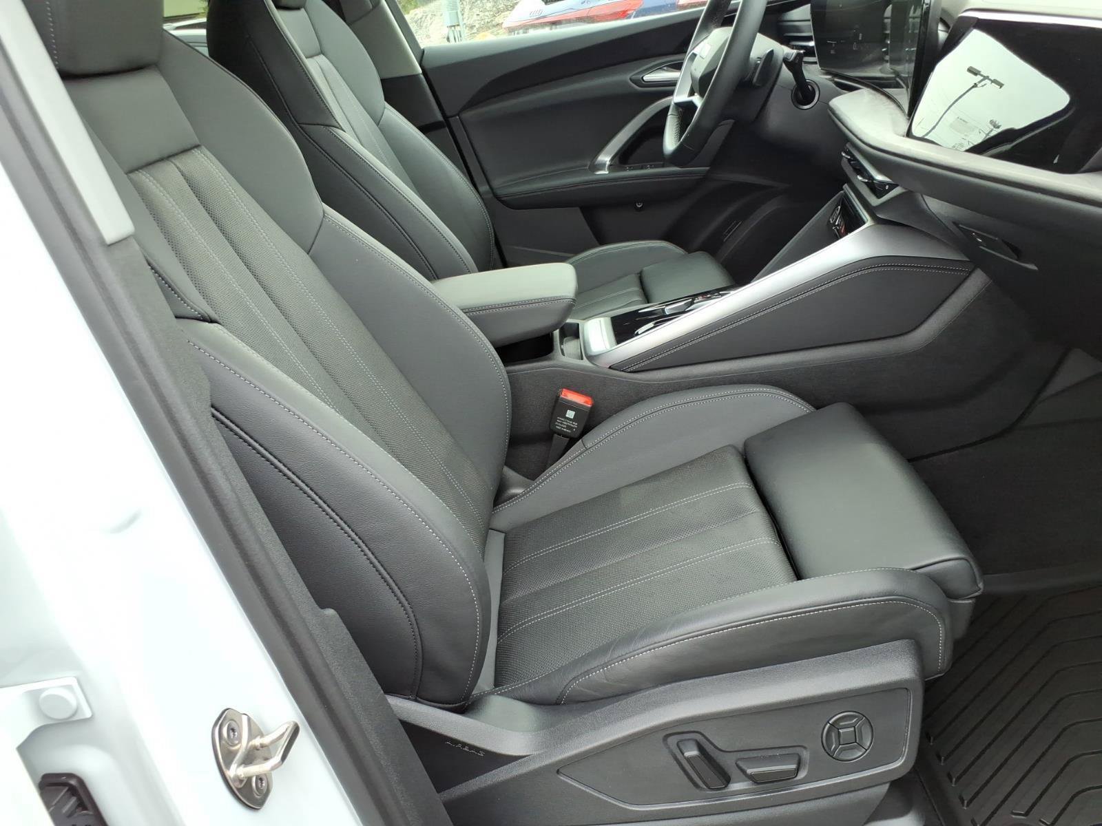 Used 2025 Audi Q5 Premium Plus AWD/4WD image 23