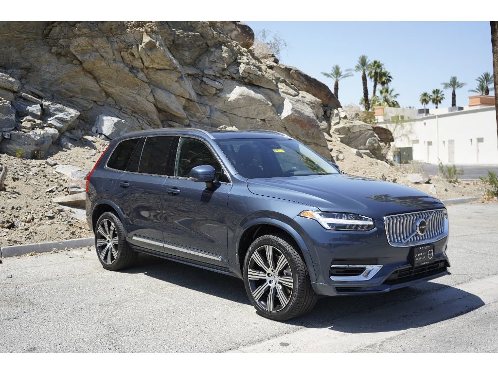 New 2025 Volvo XC90 T8 Plus w/ Protection Package Premier