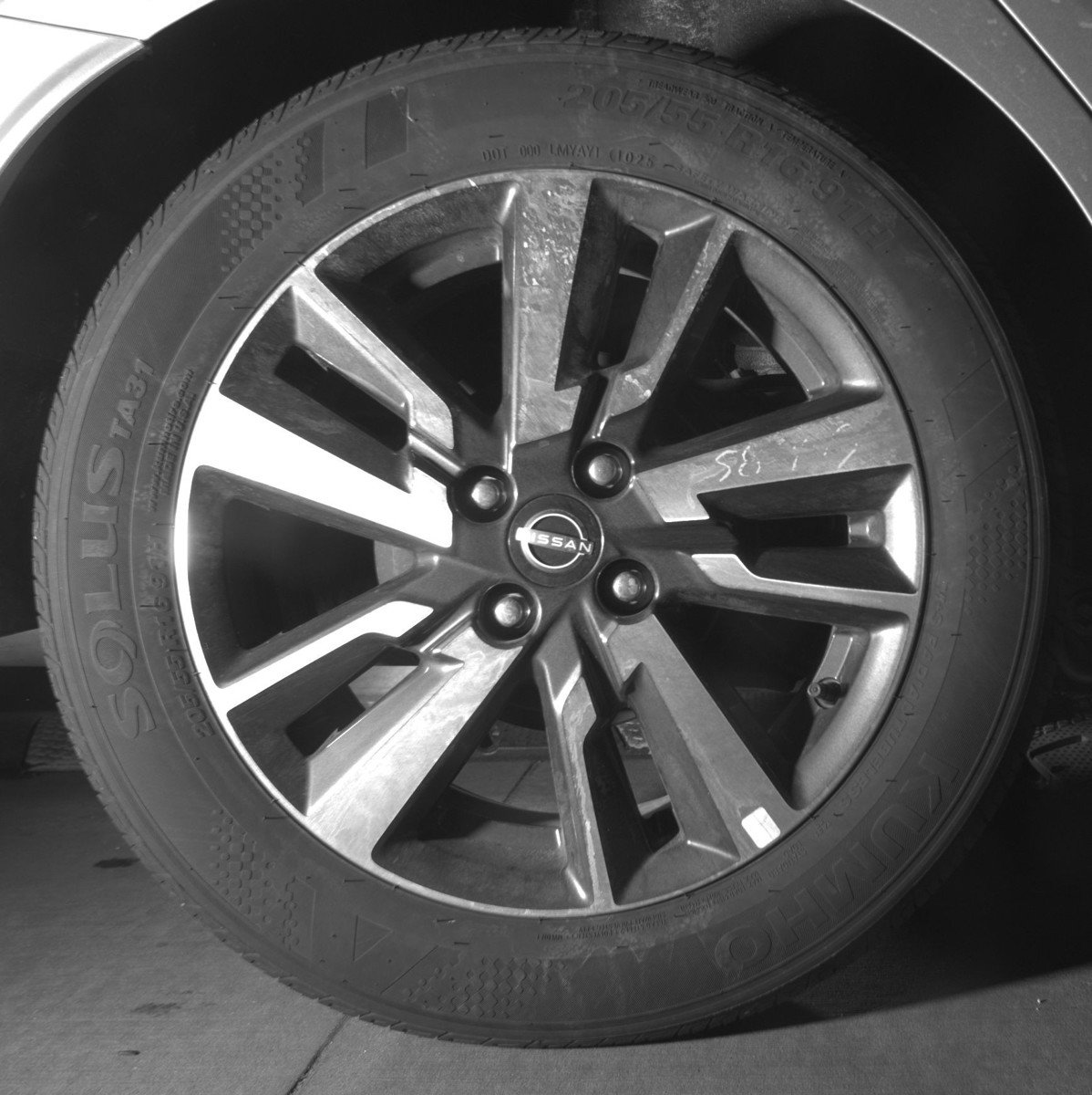 Used 2025 Nissan Versa SV FWD image 15
