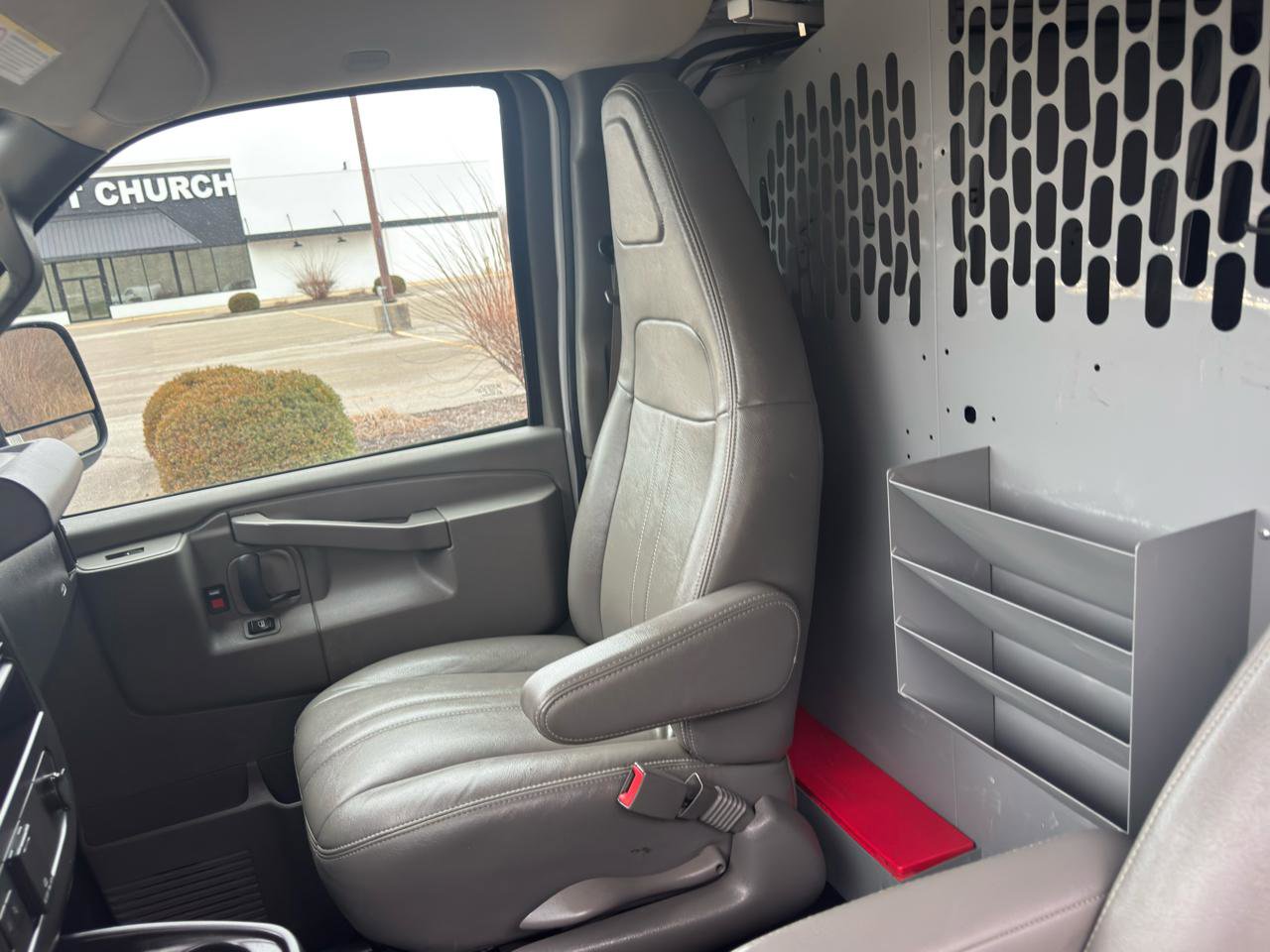 Used 2019 Chevrolet Express 3500 w/ Driver Convenience Package RWD image 16