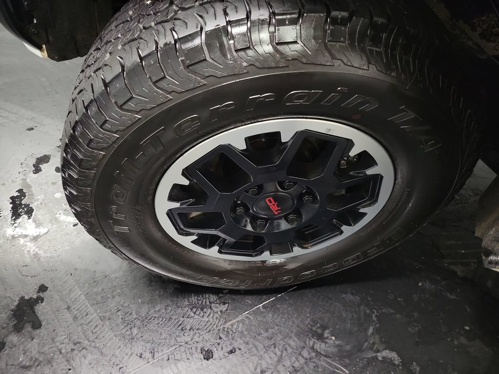 Used 2025 Toyota Tacoma TRD Off-Road AWD/4WD image 13