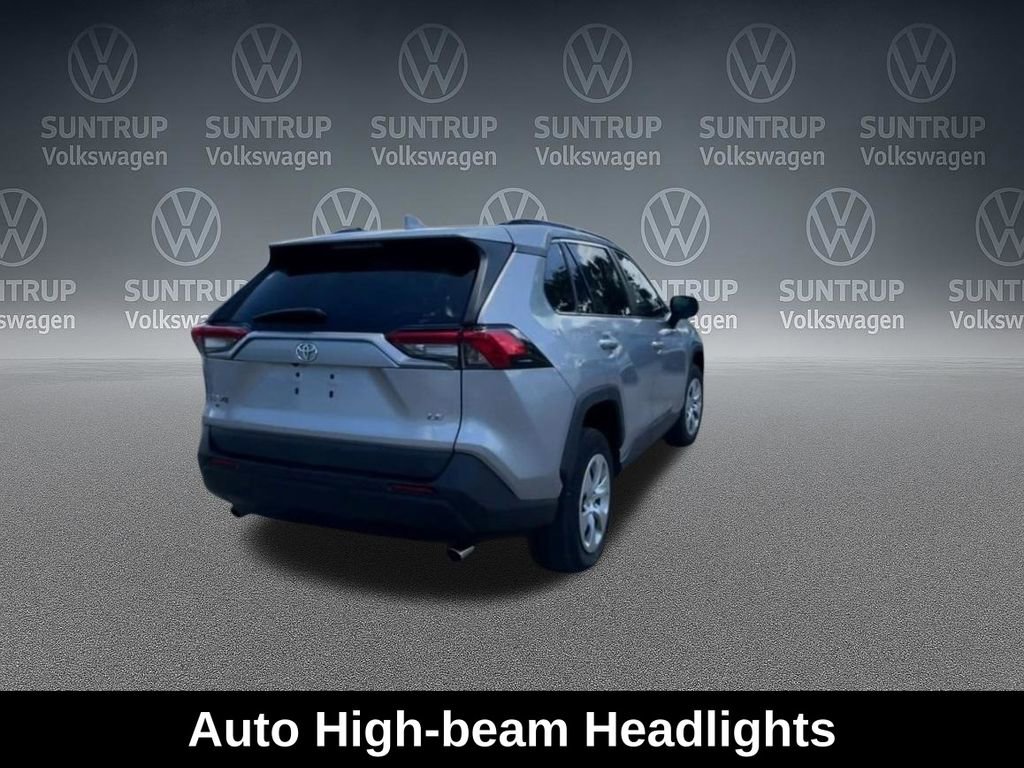 Used 2020 Toyota RAV4 LE FWD image 10