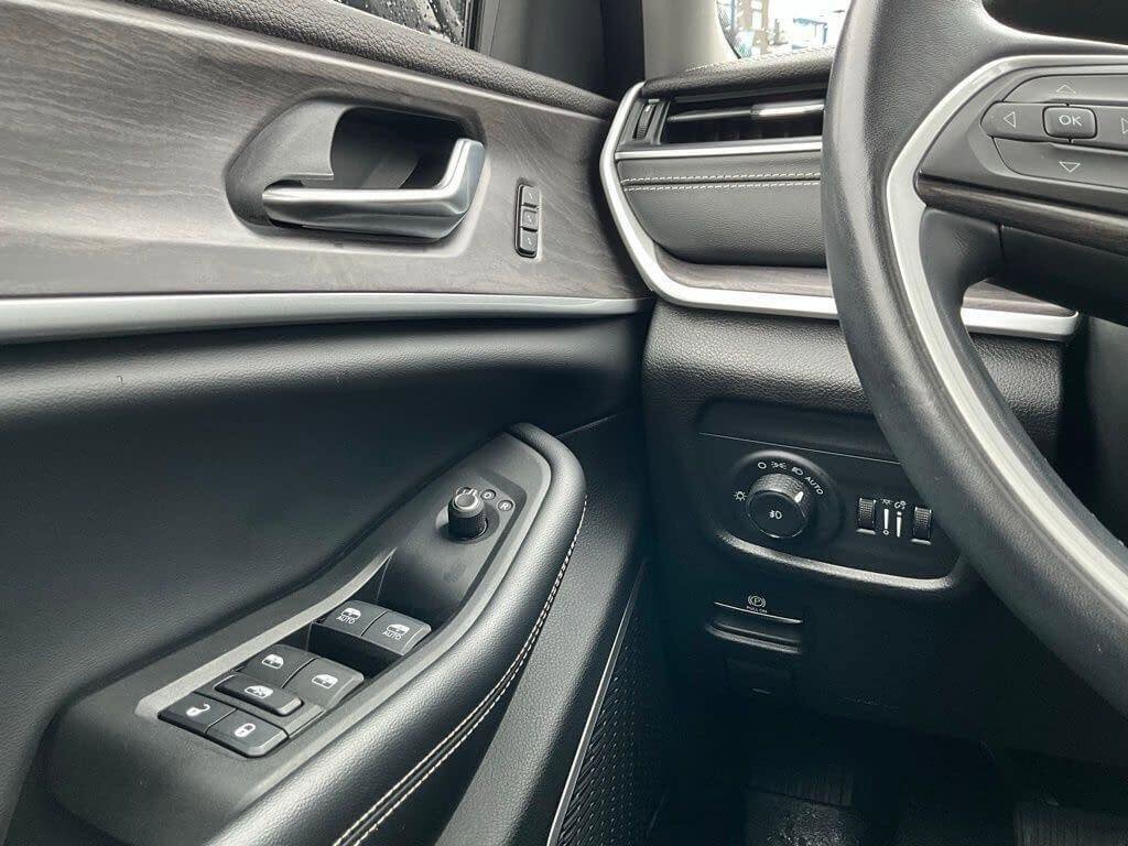 Used 2021 Jeep Grand Cherokee L Limited w/ Trailer Tow Group (B) image 26