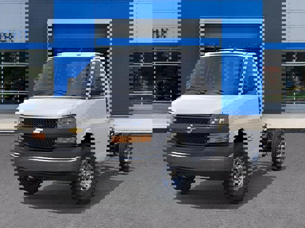 New 2026 Chevrolet Express 3500 image 6