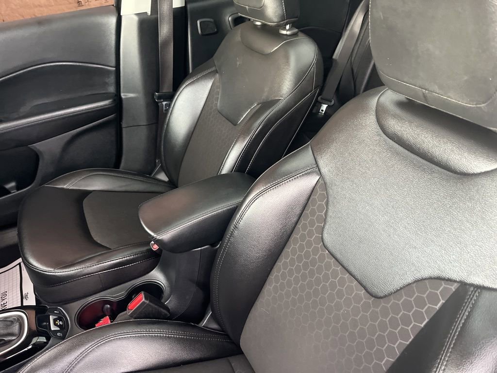 Used 2021 Jeep Compass Latitude w/ Sun and Sound Group image 10