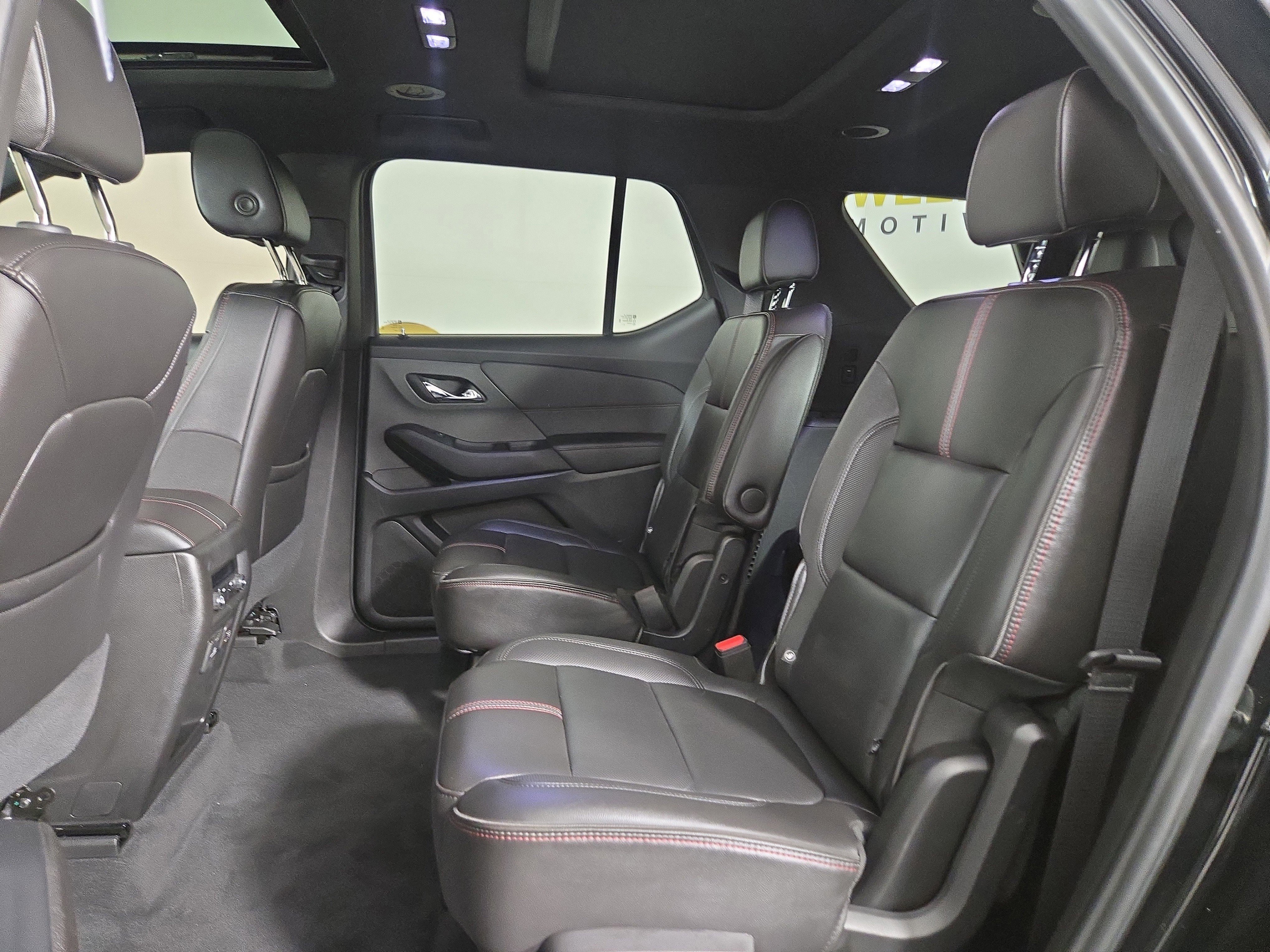 Used 2023 Chevrolet Traverse RS image 12