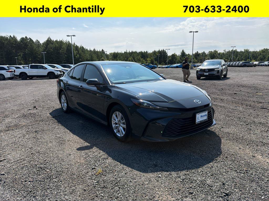 Used 2025 Toyota Camry LE w/ Convenience Package FWD image 1