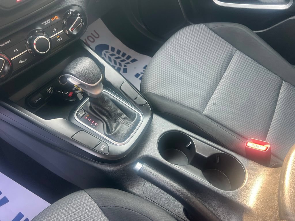 Used 2022 Kia Soul LX w/ Technology Package FWD image 14