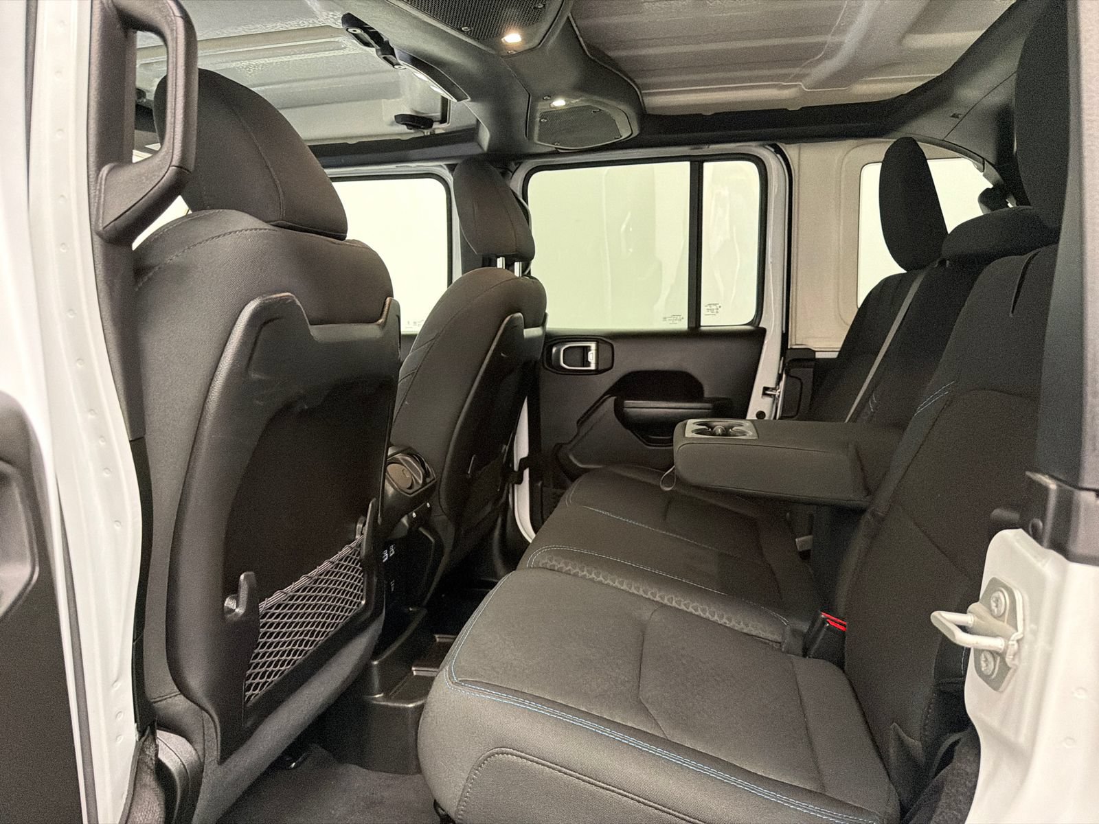 Used 2024 Jeep Wrangler Unlimited Rubicon 4xe AWD/4WD image 18